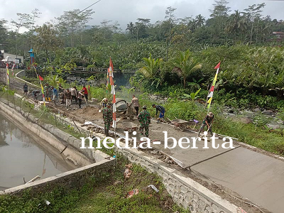 Pengecoran Jalan di Desa Sijenggung Capai 95 Persen oleh Satgas TMMD Reguler ke-120