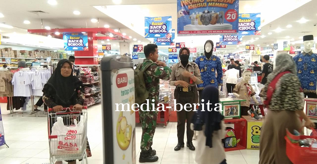 Babinsa Patroli Sambangi Kantor Perbankan  Wujud TNI Hadir di Tengah Masyarakat 