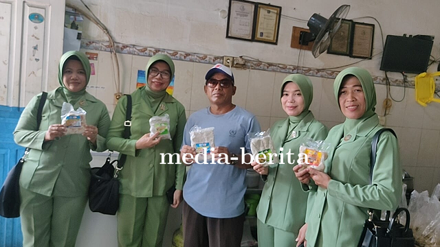 Ketua Persit KCK Cabang XXII Dim 0712 Tegal Kunjungi Pusat Pelatihan Mandiri Perikanan 