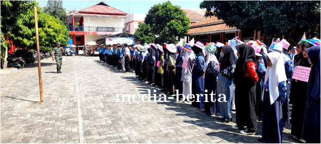 Babinsa Koramil Lebaksiu Berikan Wasbang Kepada Peserta MOS SMK Al Amiriyah Lebaksiu 