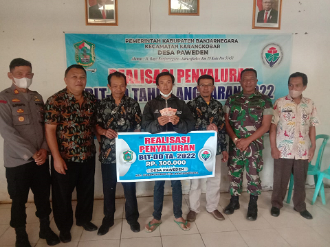 Danramil Bersama Kapolsek Pantau Langsung Penyaluran BLT DD Desa