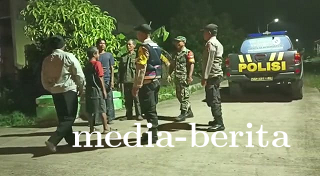 Patroli Malam Babinsa Kodim 0712 Tegal Sempatkan Komsos Dengan Warga