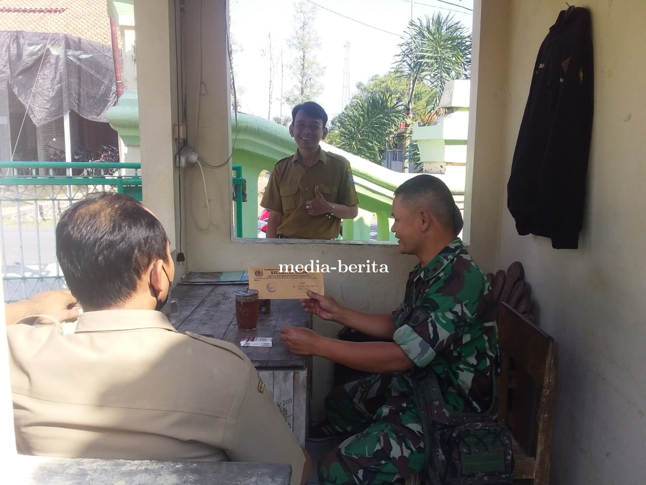 Dalam Rangka Pembinaan Mitra Karib, Babinsa Tarub Laksanakan Komsos