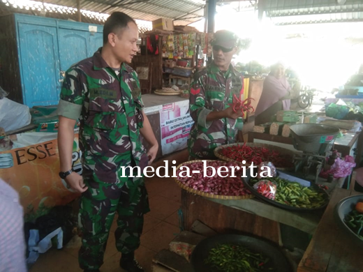 Babinsa Koramil 08 Talang Melaksanan Monitoring Pasar Pesayangan