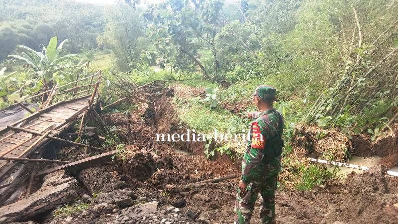 Akses Utama ke Dusun Wisata Purbakala Kalipucung Tonjong Putus Total